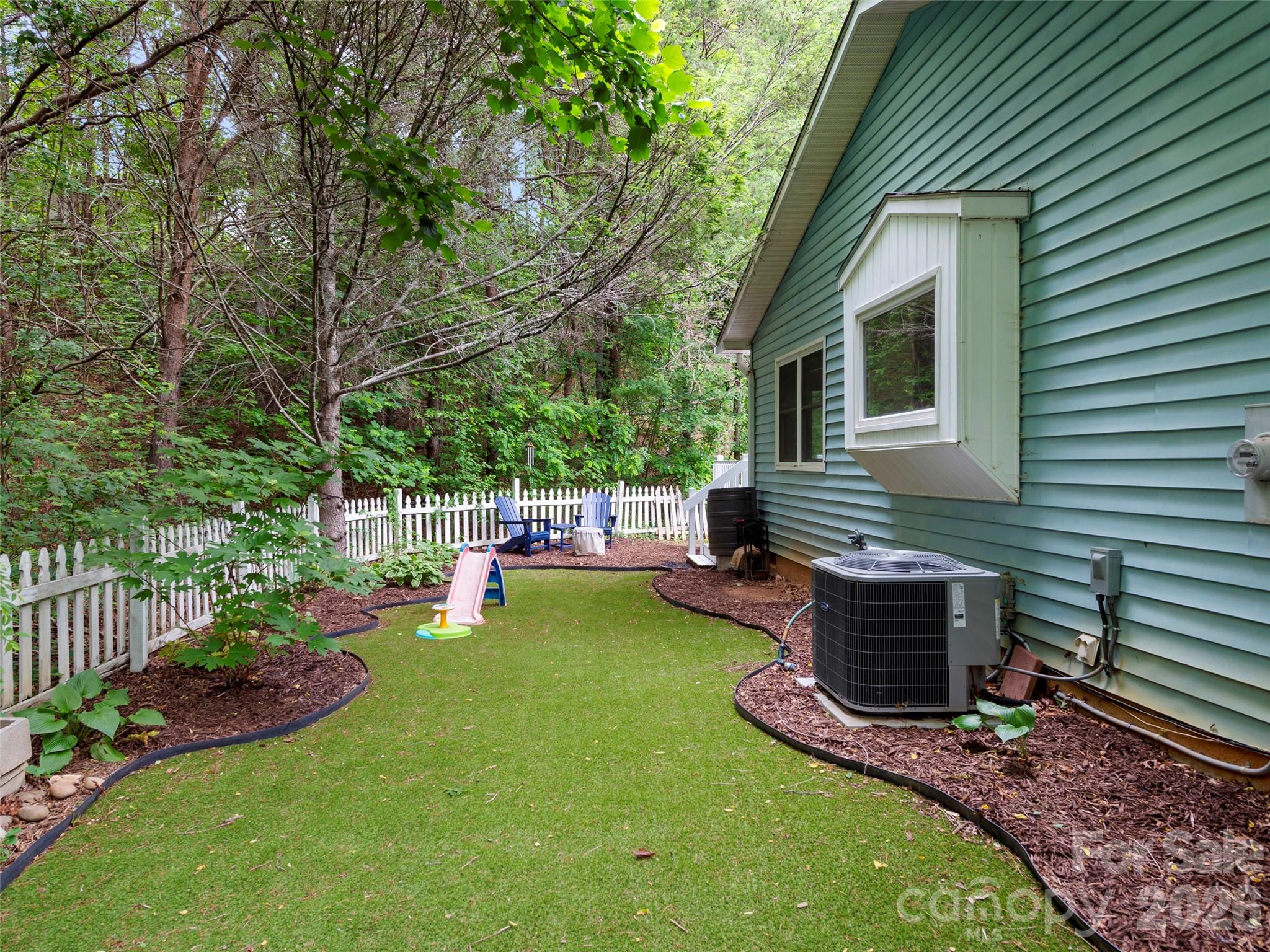 39 Rocking Porch Lane — Asheville