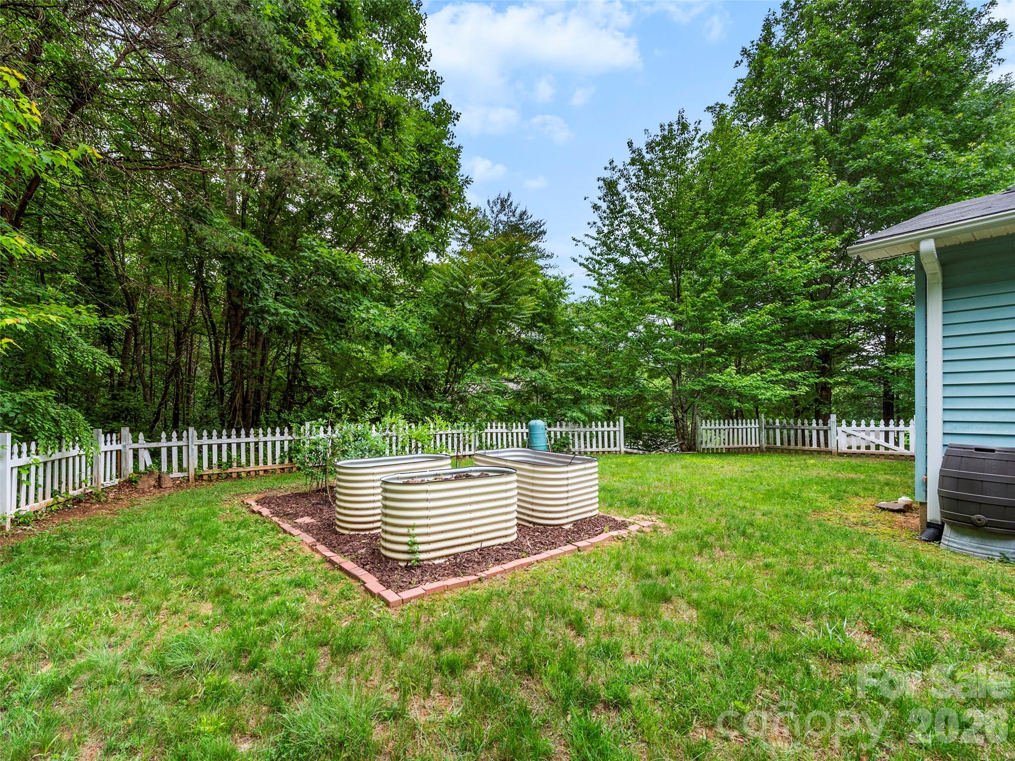 39 Rocking Porch Lane — Asheville