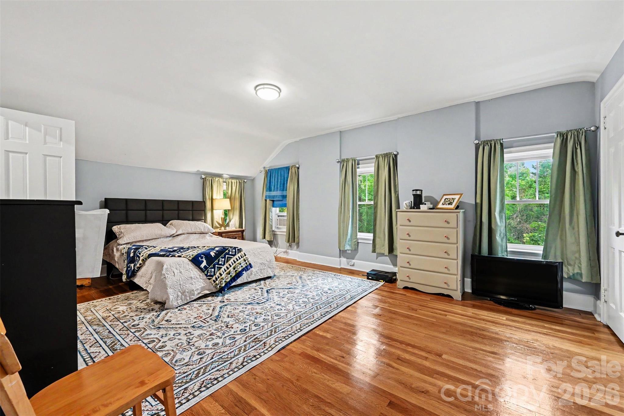 855 W Marion Street — Shelby