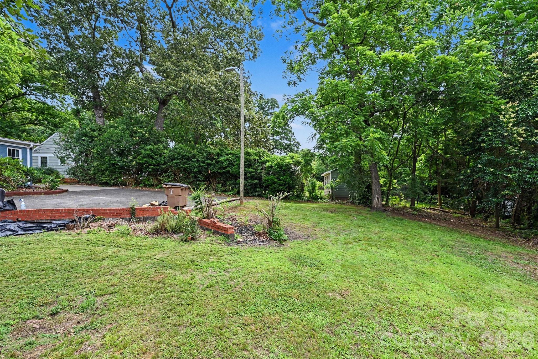 855 W Marion Street — Shelby