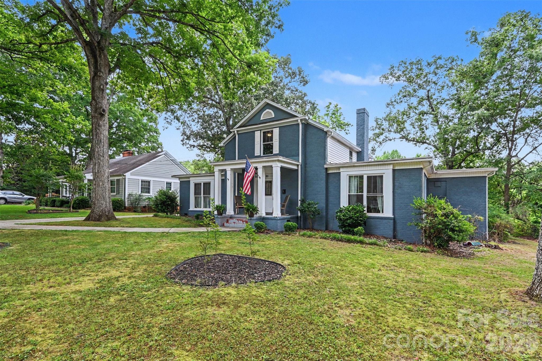 855 W Marion Street — Shelby