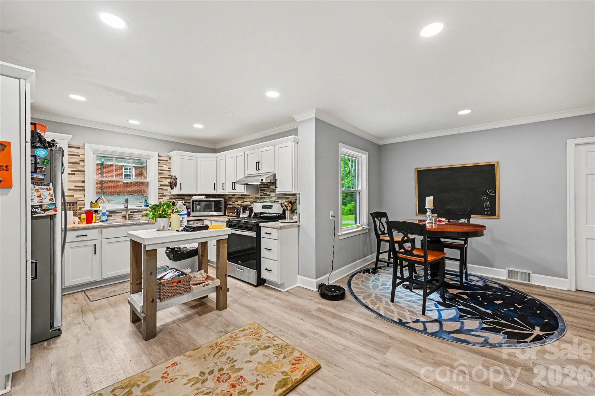 855 W Marion Street — Shelby