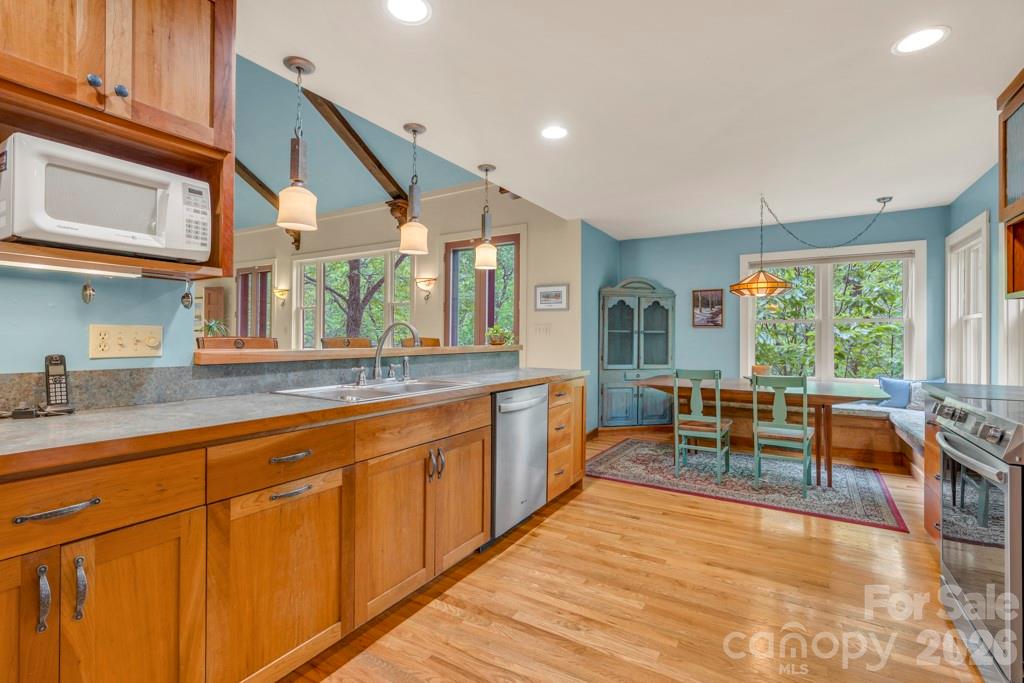 1590 Shulls Mill Road — Boone
