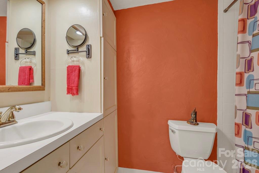1590 Shulls Mill Road — Boone