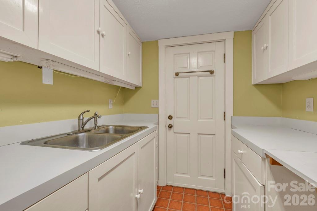 1590 Shulls Mill Road — Boone