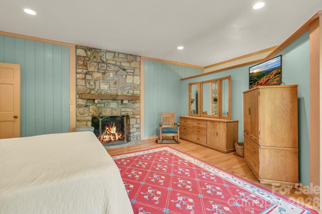 1590 Shulls Mill Road — Boone