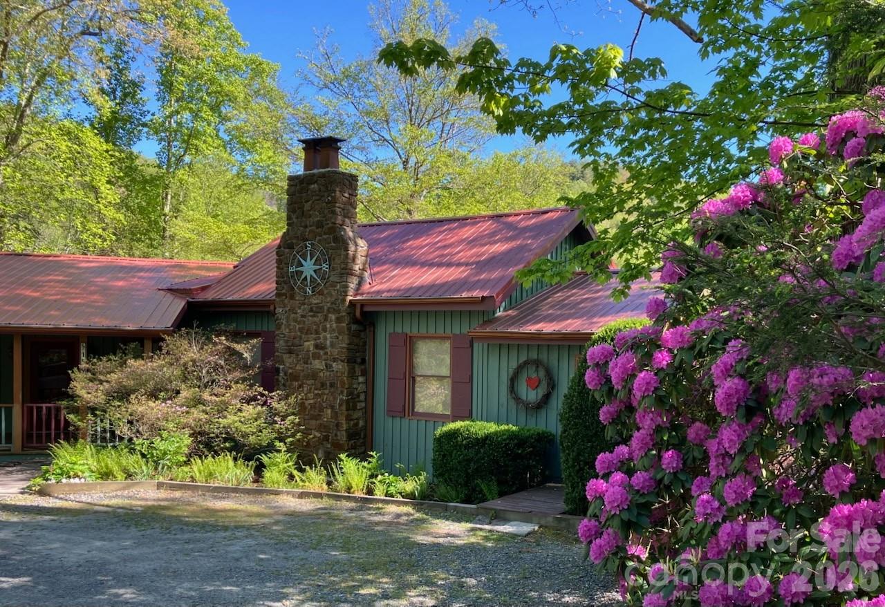 1590 Shulls Mill Road — Boone