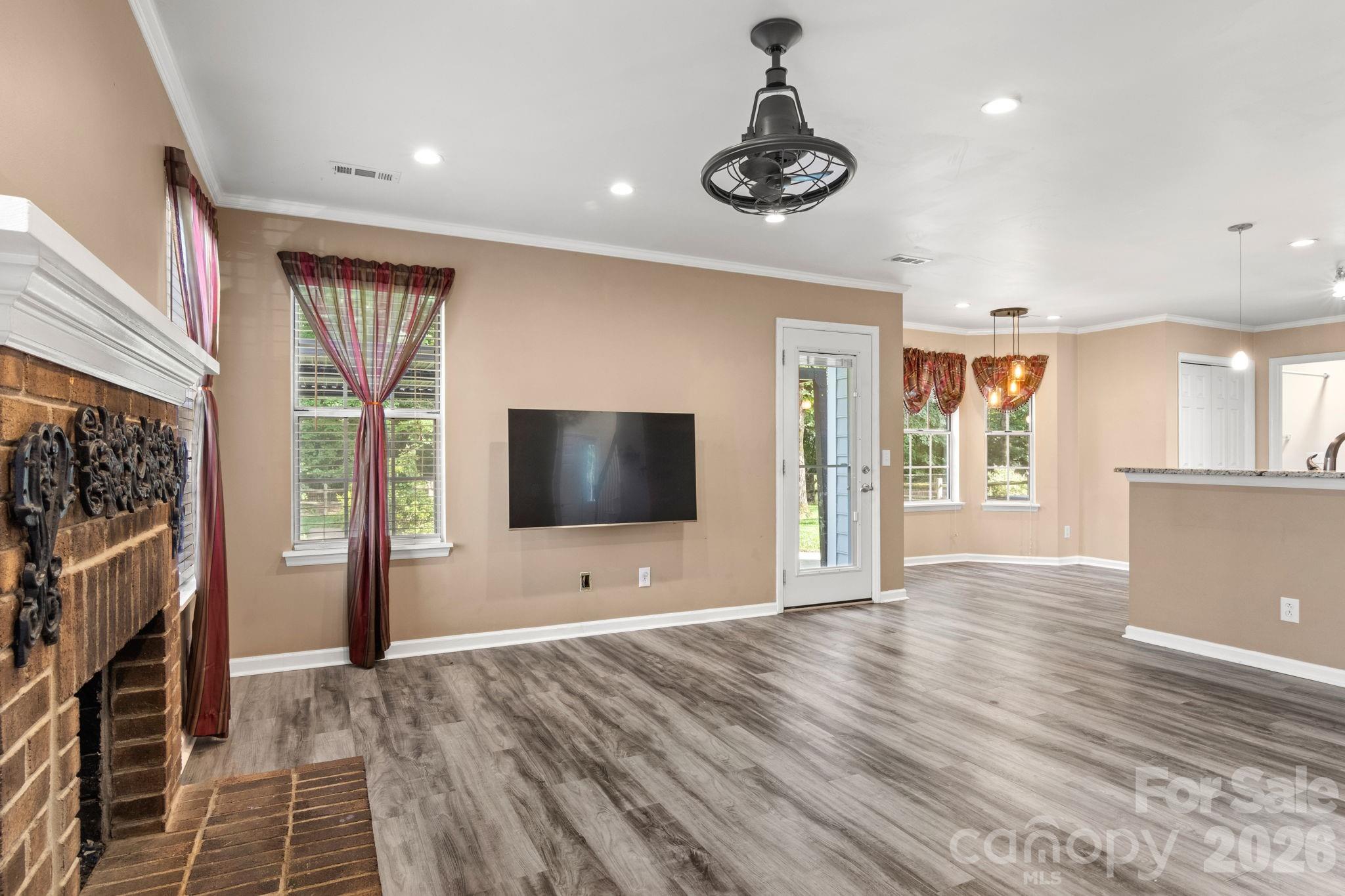 11413 Hunters Landing Drive — Charlotte