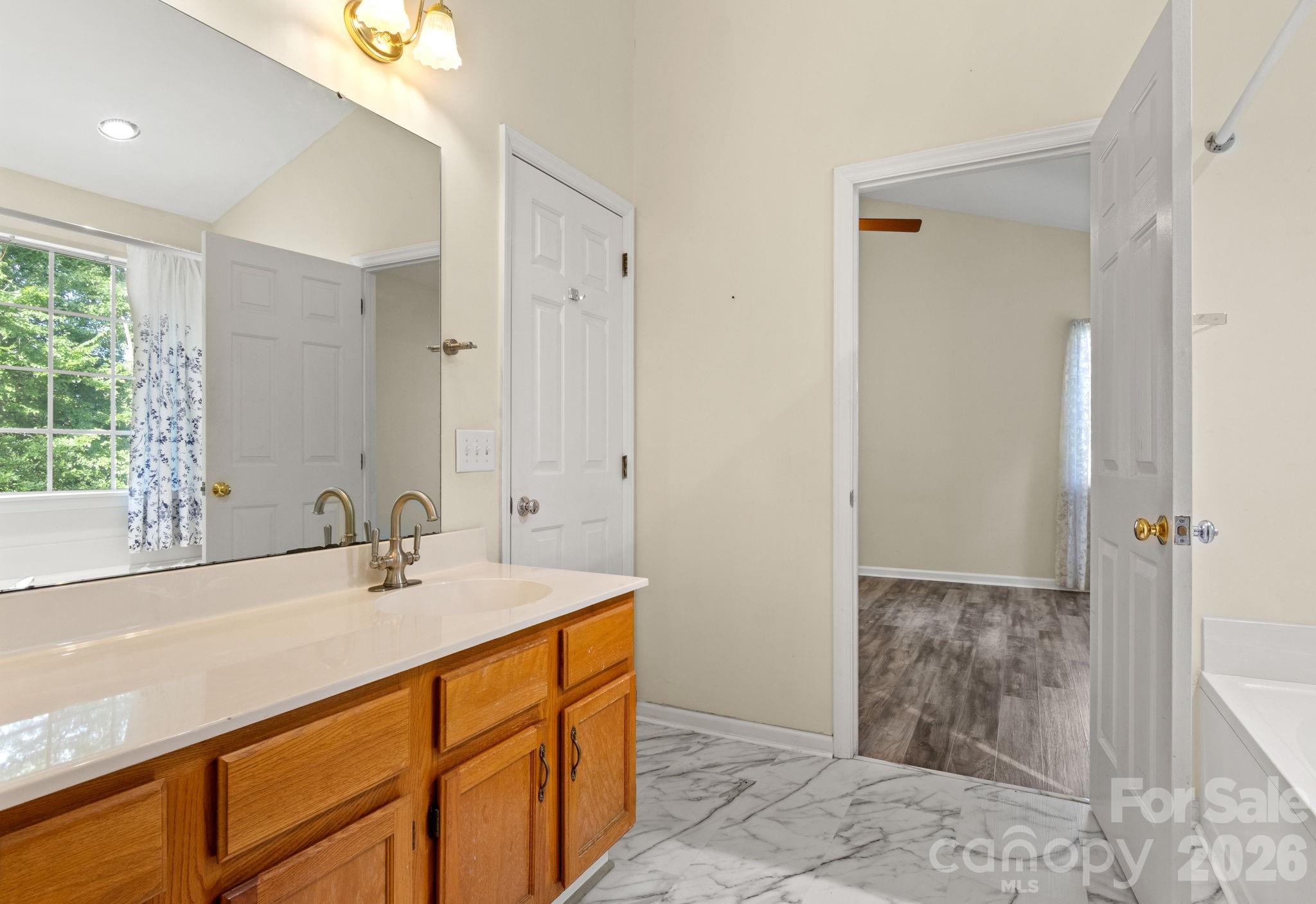 11413 Hunters Landing Drive — Charlotte