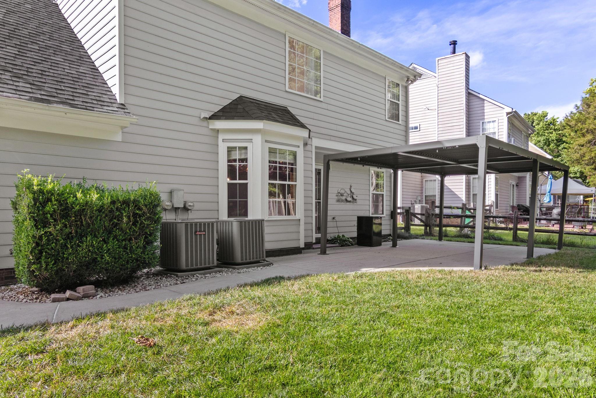 11413 Hunters Landing Drive — Charlotte