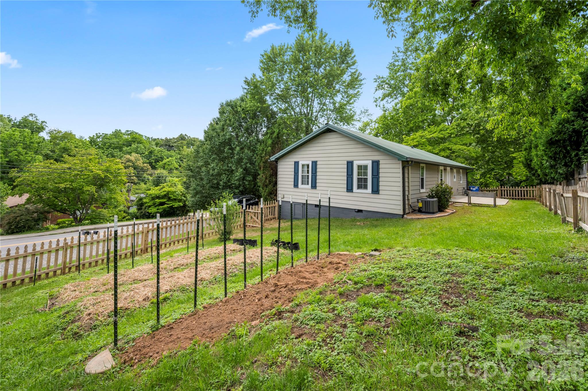 589 Sand Hill Road — Asheville