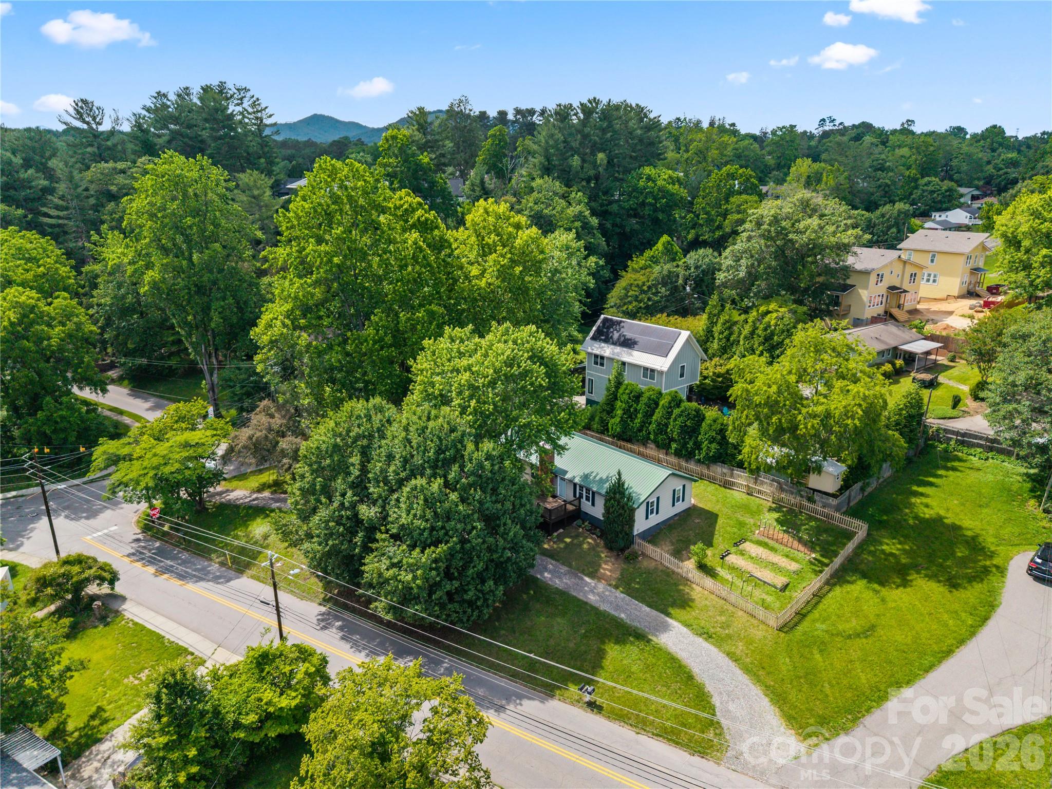 589 Sand Hill Road — Asheville
