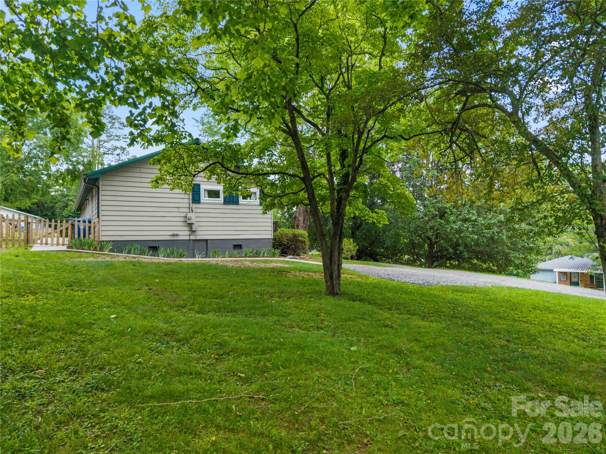 589 Sand Hill Road — Asheville