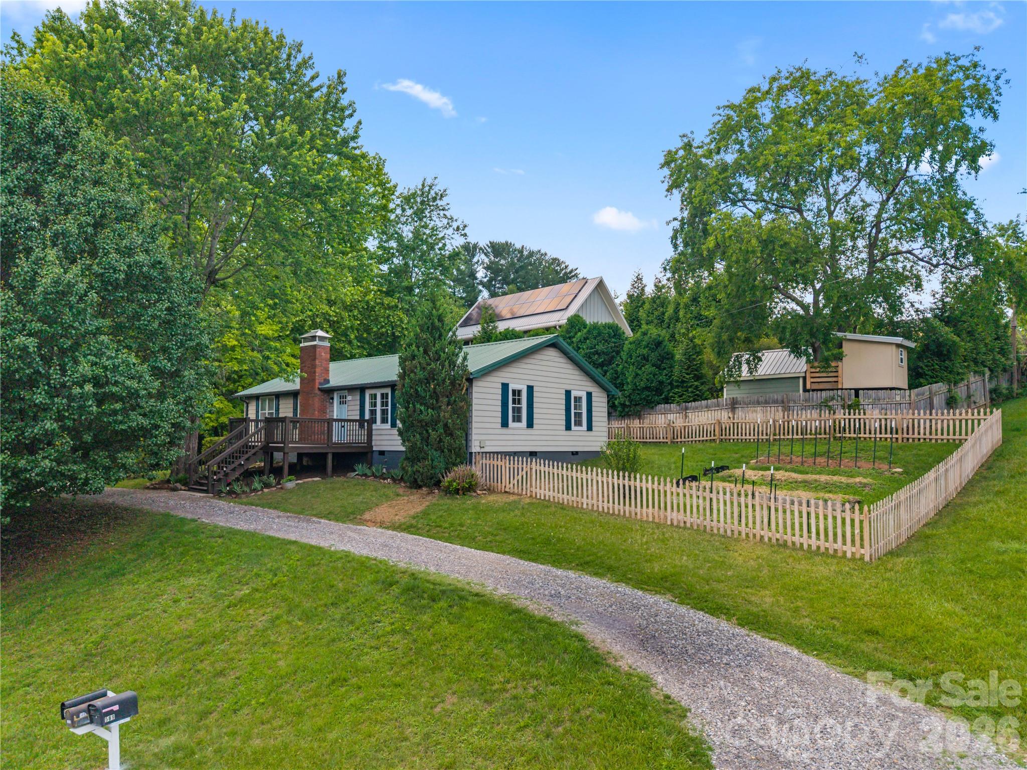589 Sand Hill Road — Asheville
