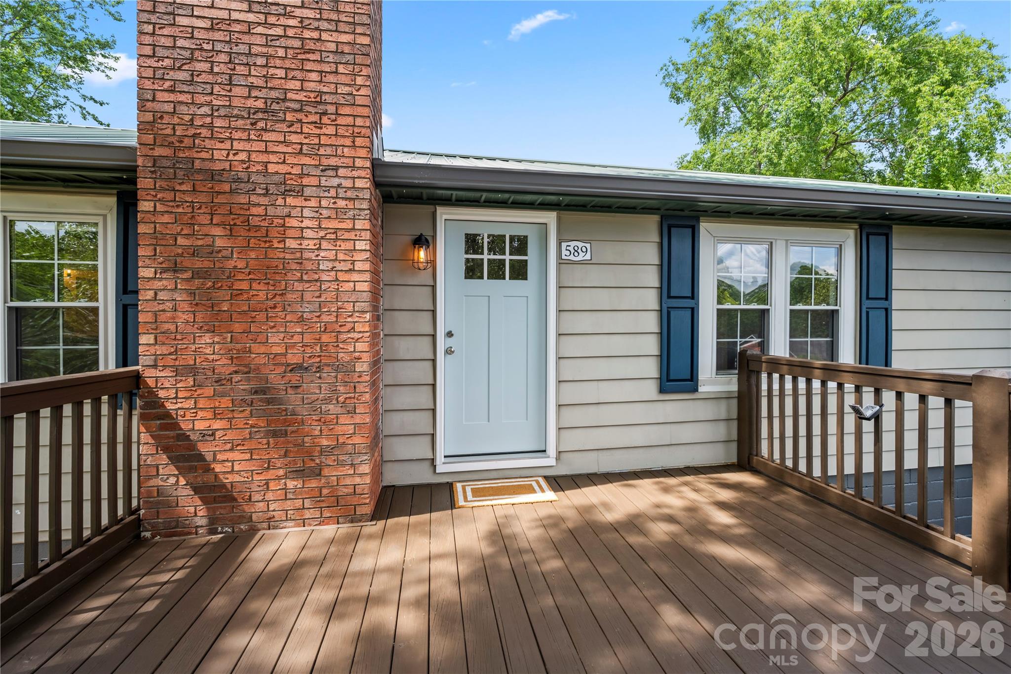 589 Sand Hill Road — Asheville