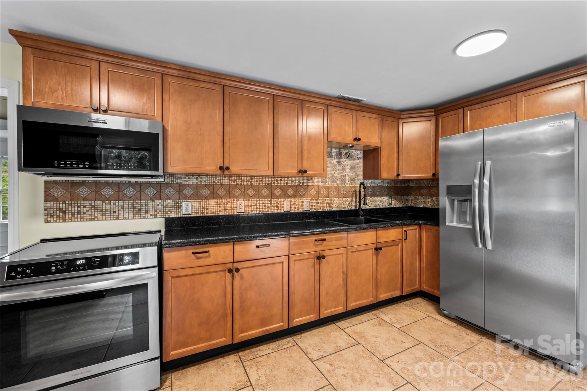 589 Sand Hill Road — Asheville