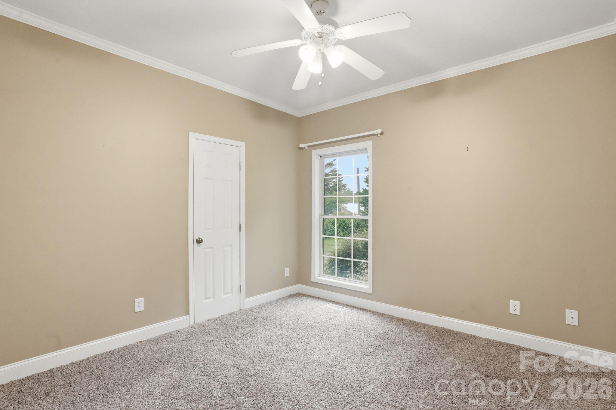 1099 Curve View Road — Lincolnton