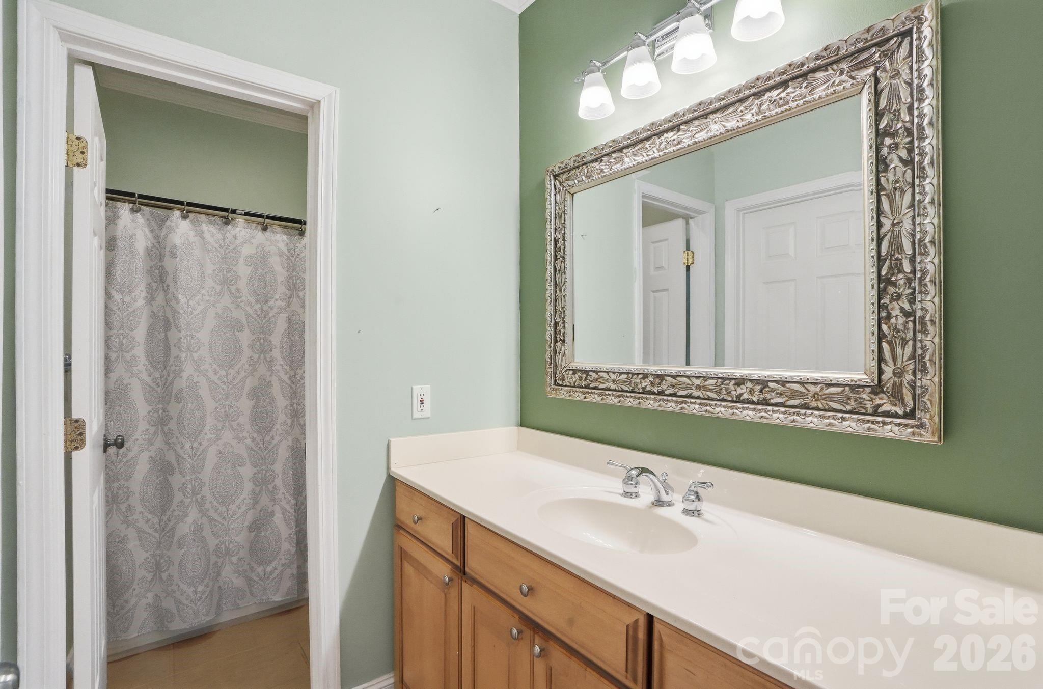 1099 Curve View Road — Lincolnton