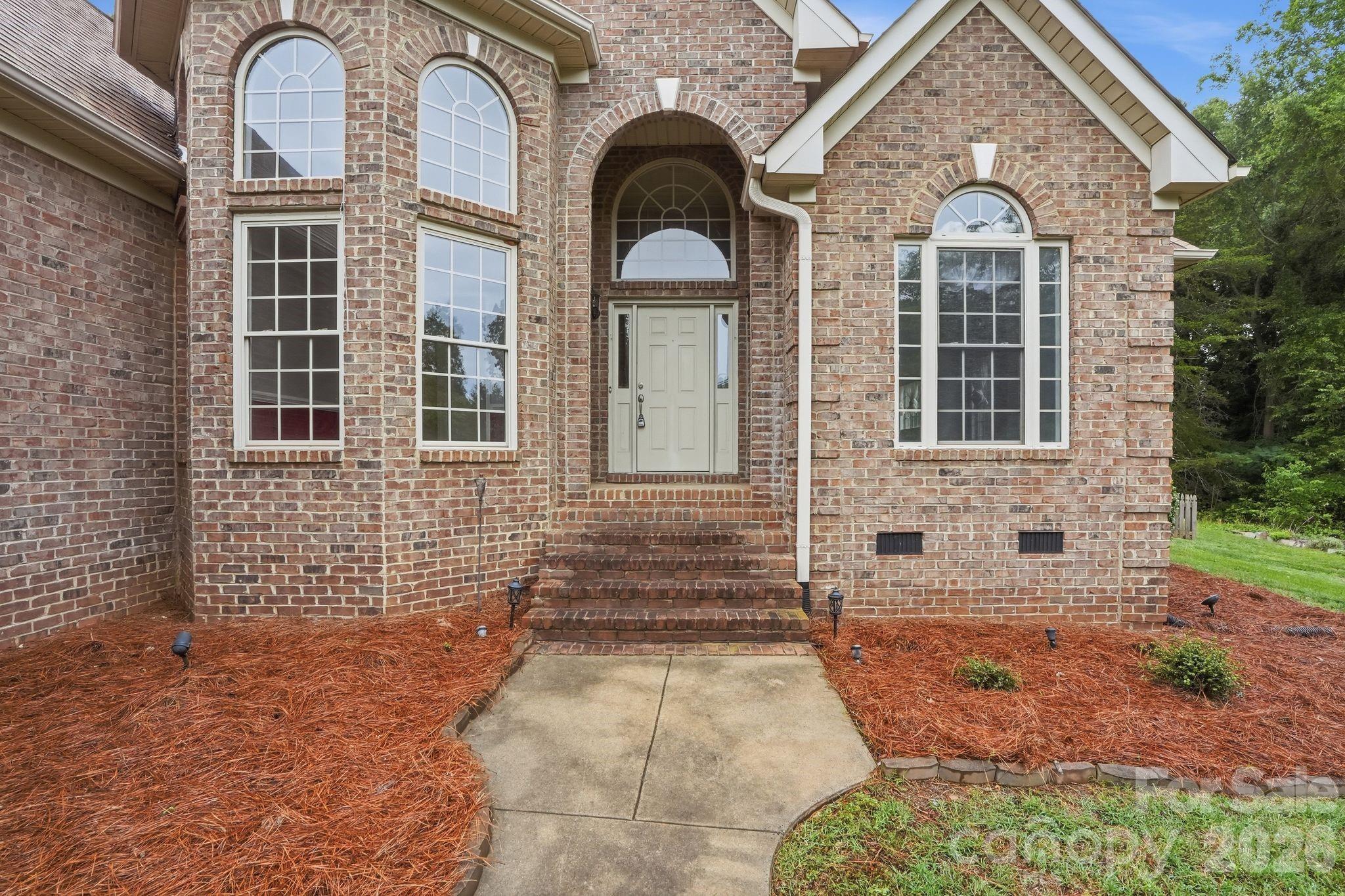 1099 Curve View Road — Lincolnton