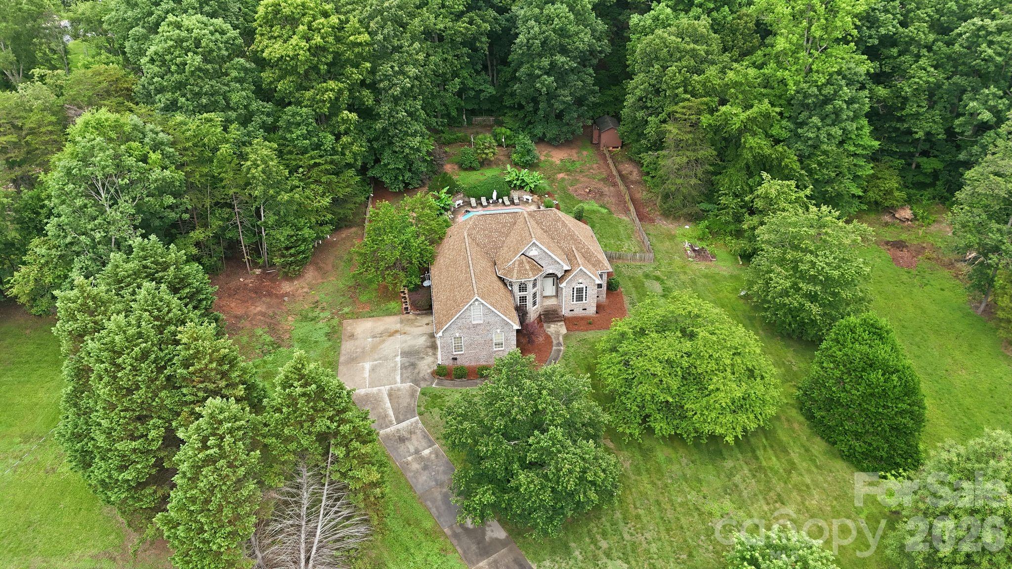 1099 Curve View Road — Lincolnton