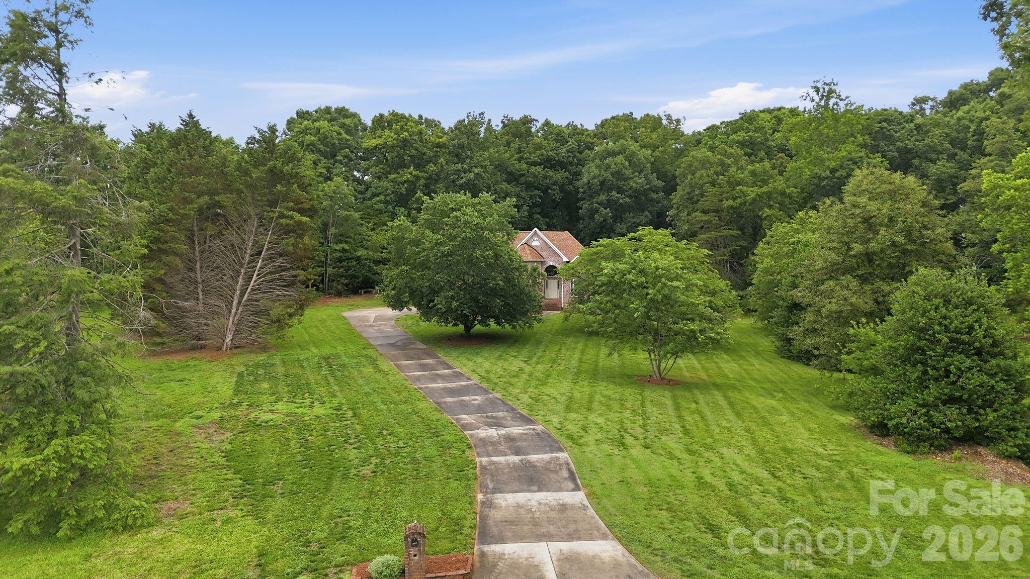 1099 Curve View Road — Lincolnton