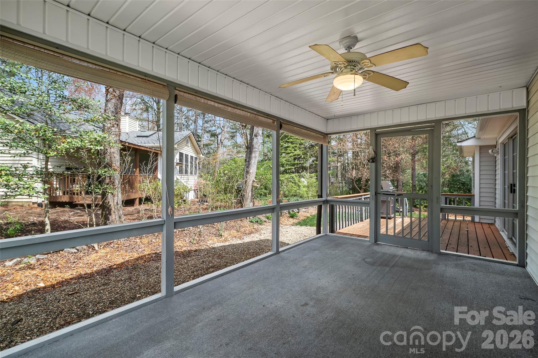 2 Manakiki Court — Etowah
