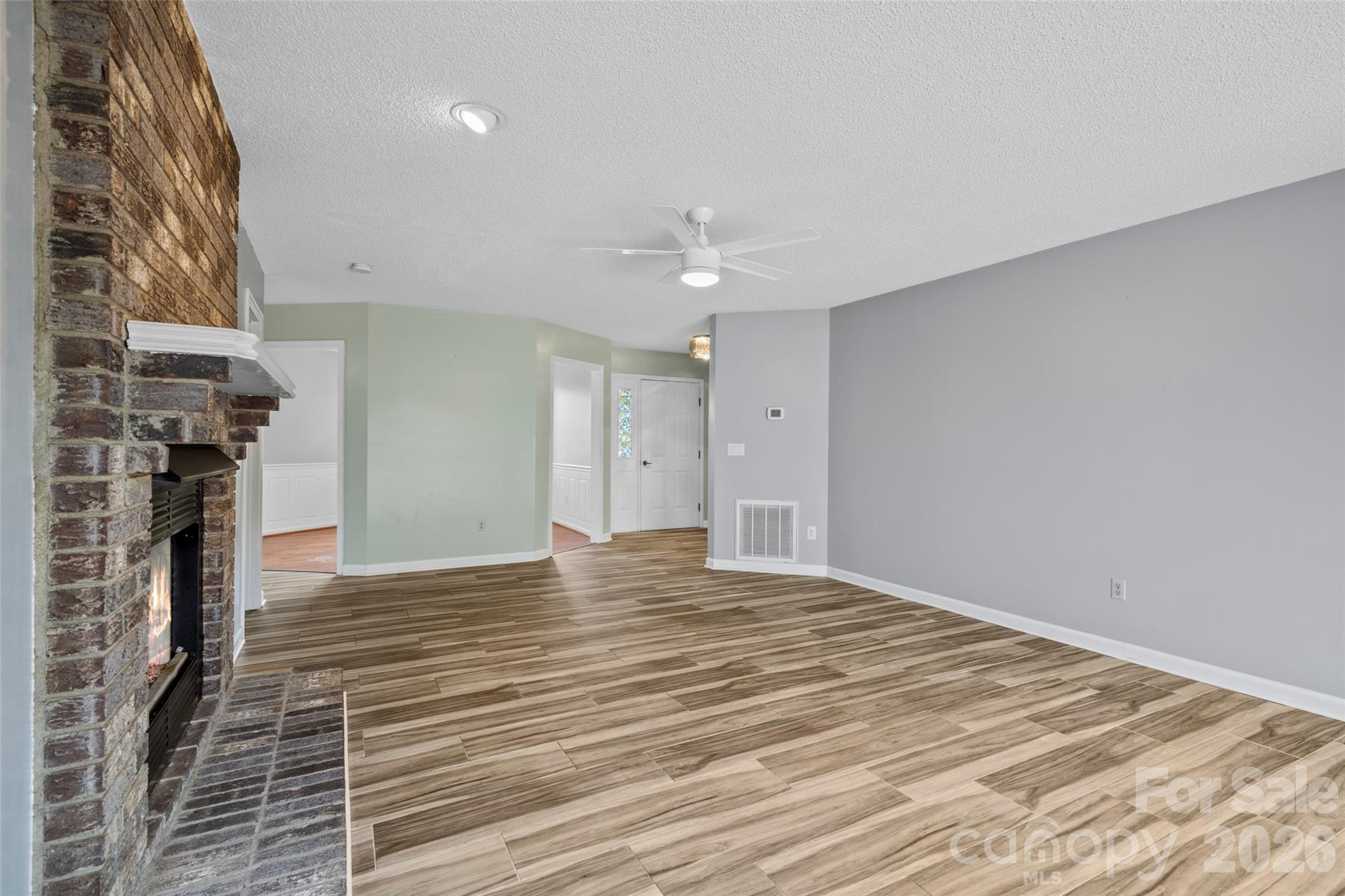2 Manakiki Court — Etowah