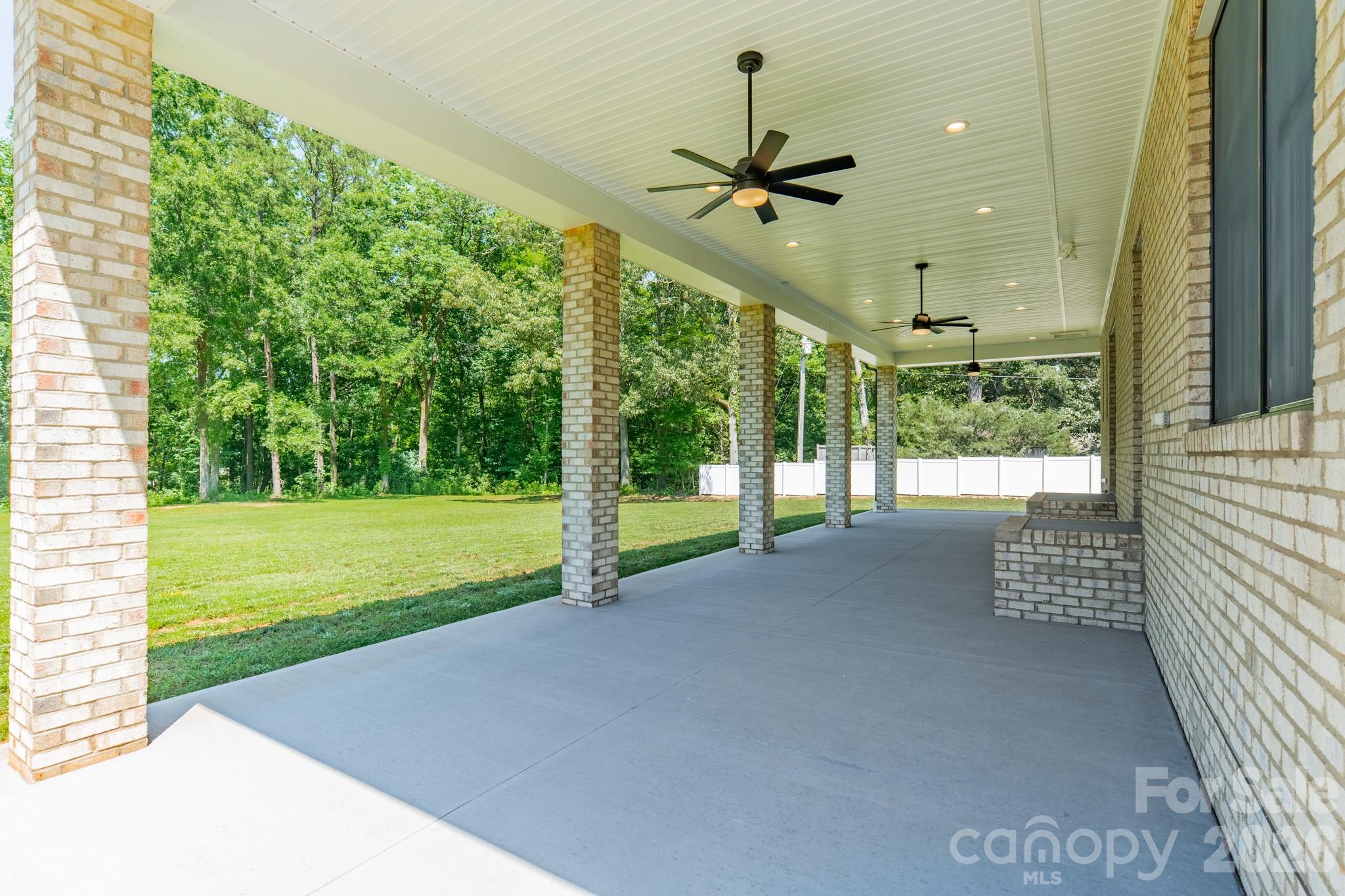112 Jim Parker Road — Wesley Chapel