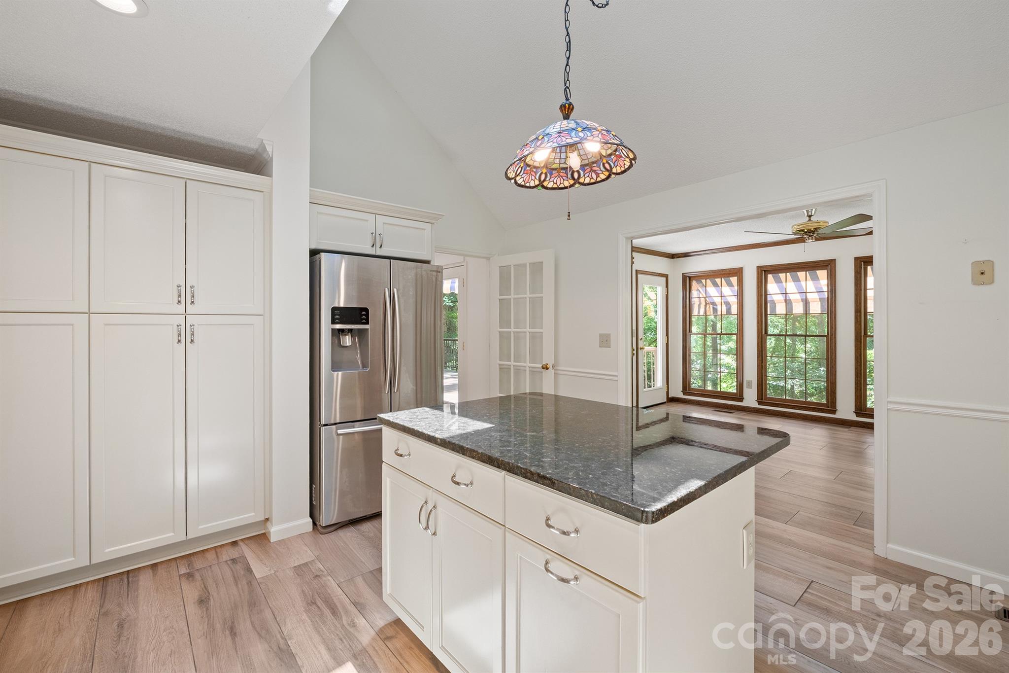 2150 9th Street NW — Hickory