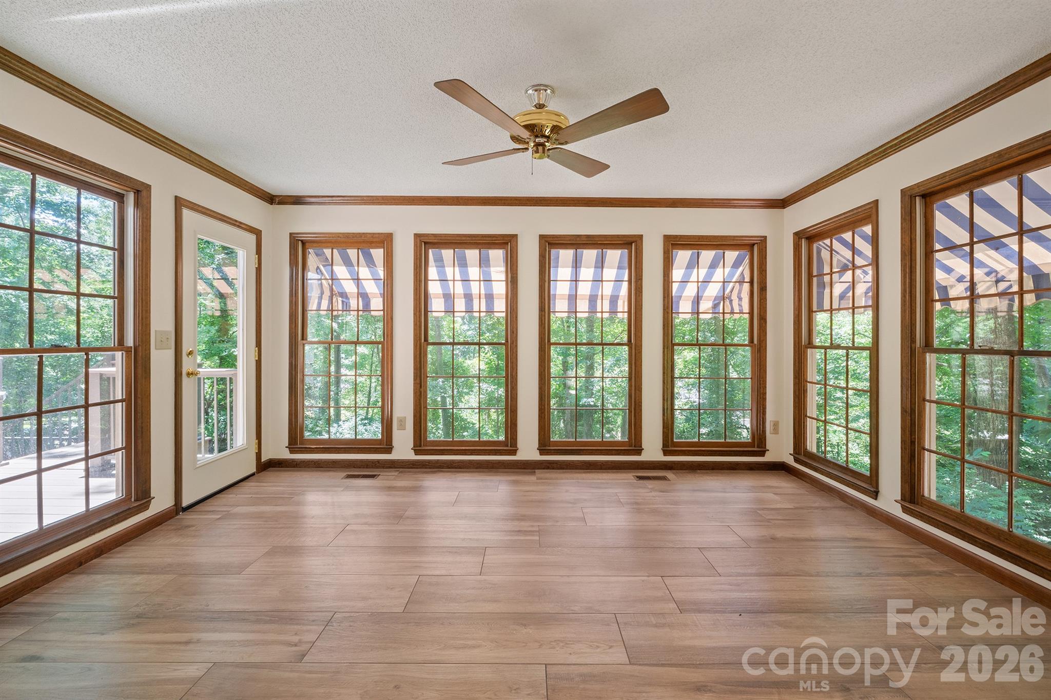 2150 9th Street NW — Hickory