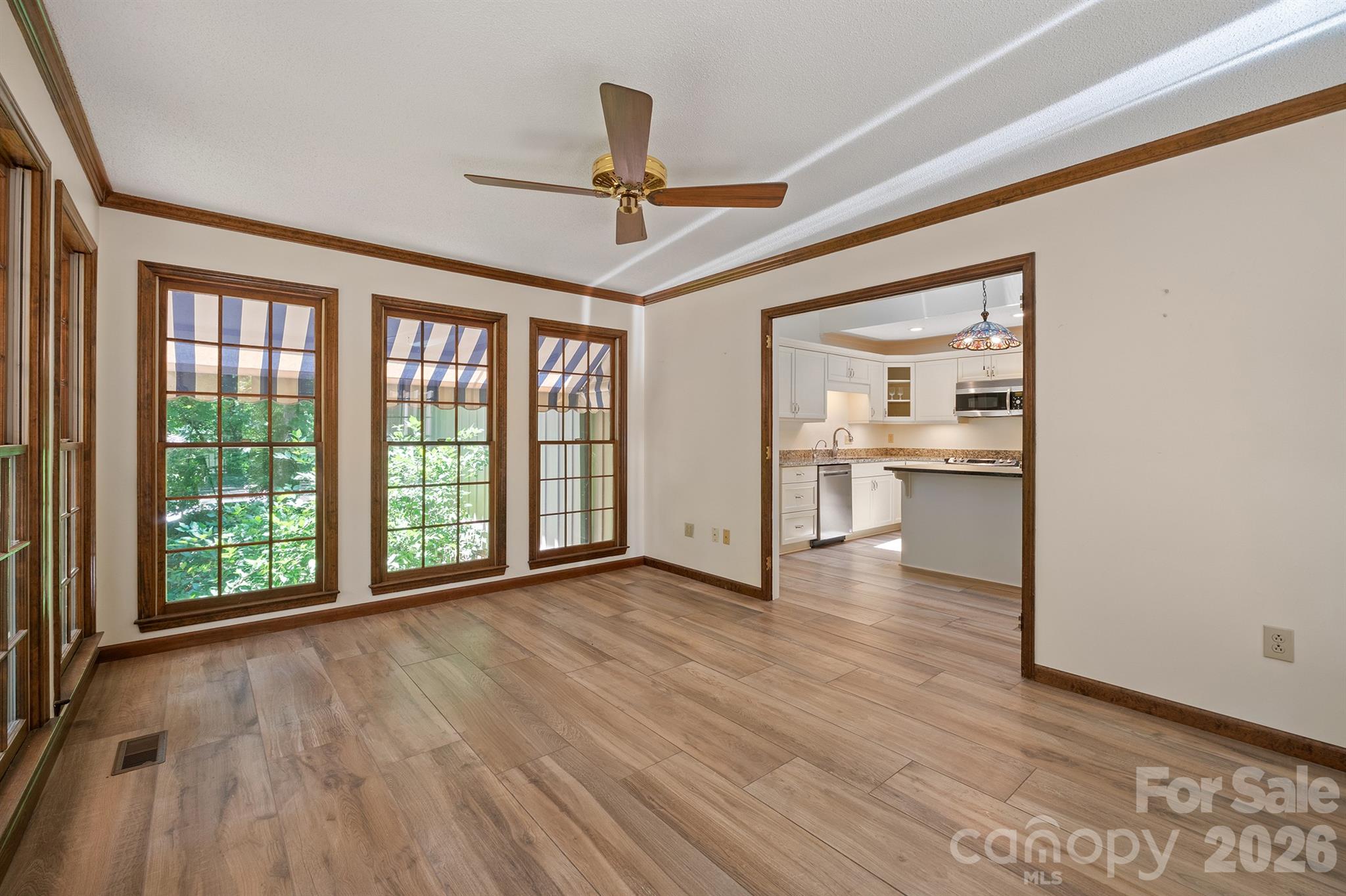 2150 9th Street NW — Hickory