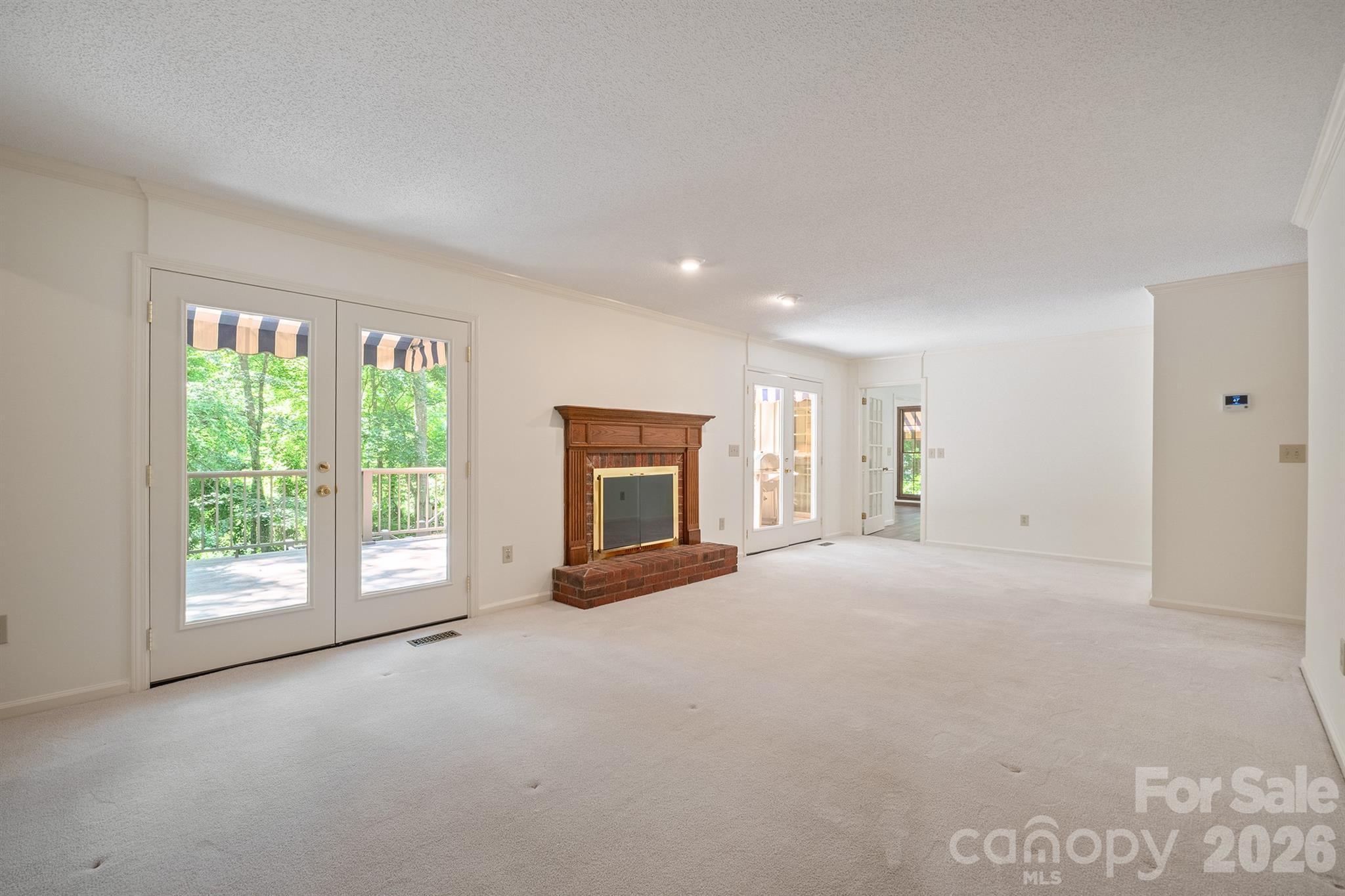 2150 9th Street NW — Hickory