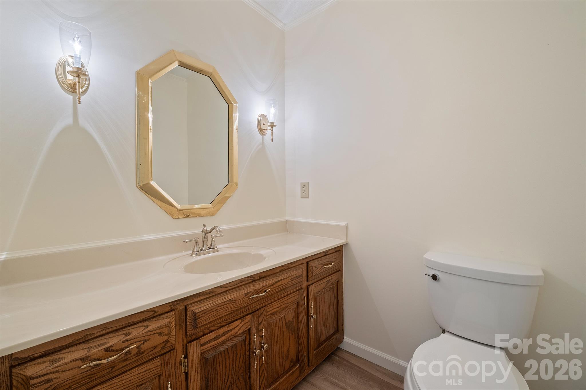 2150 9th Street NW — Hickory