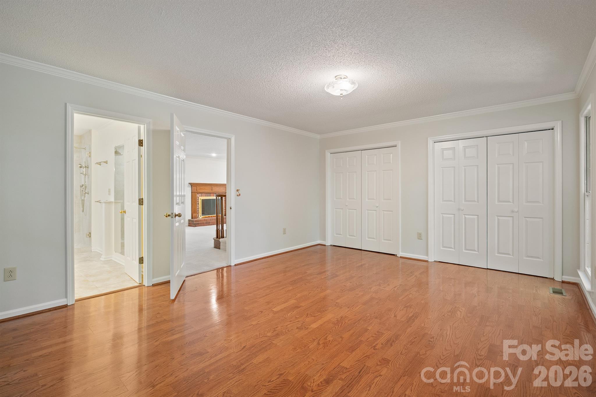 2150 9th Street NW — Hickory