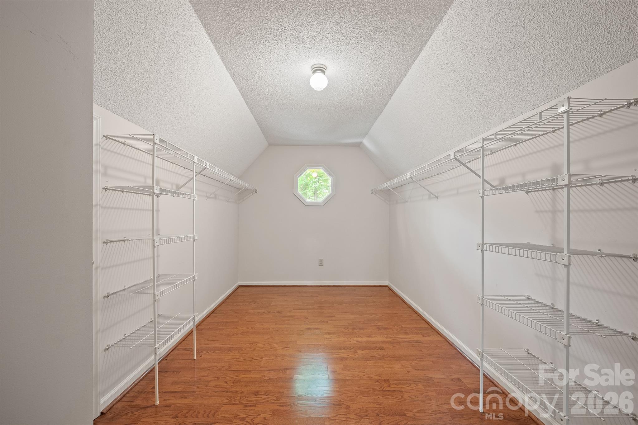 2150 9th Street NW — Hickory
