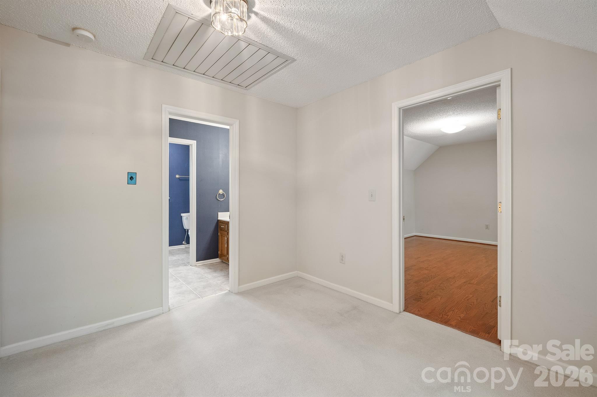 2150 9th Street NW — Hickory