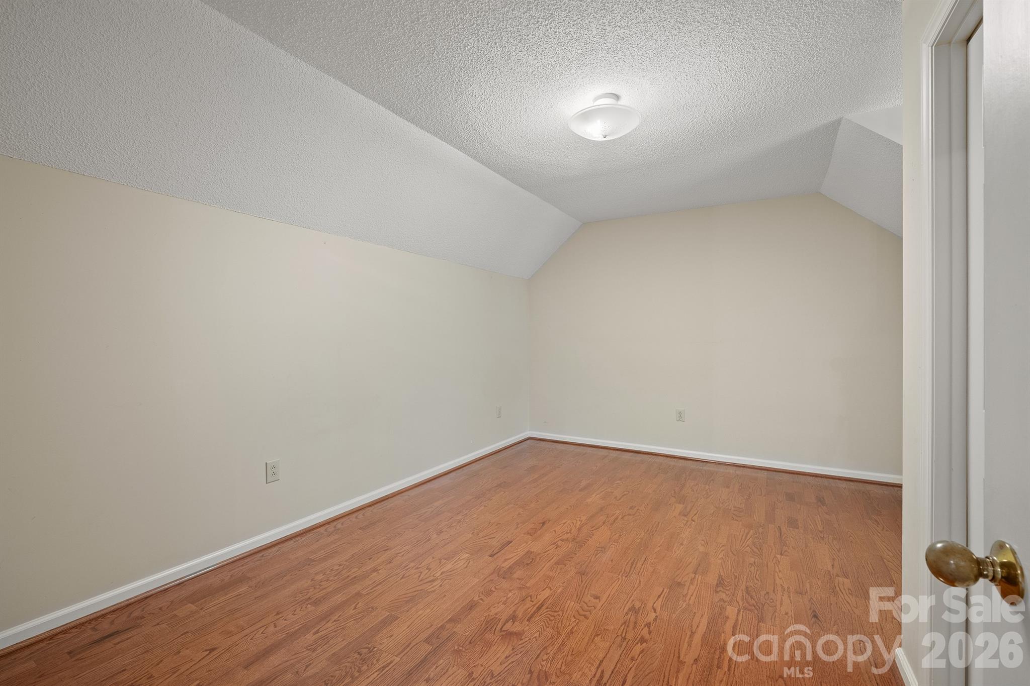 2150 9th Street NW — Hickory