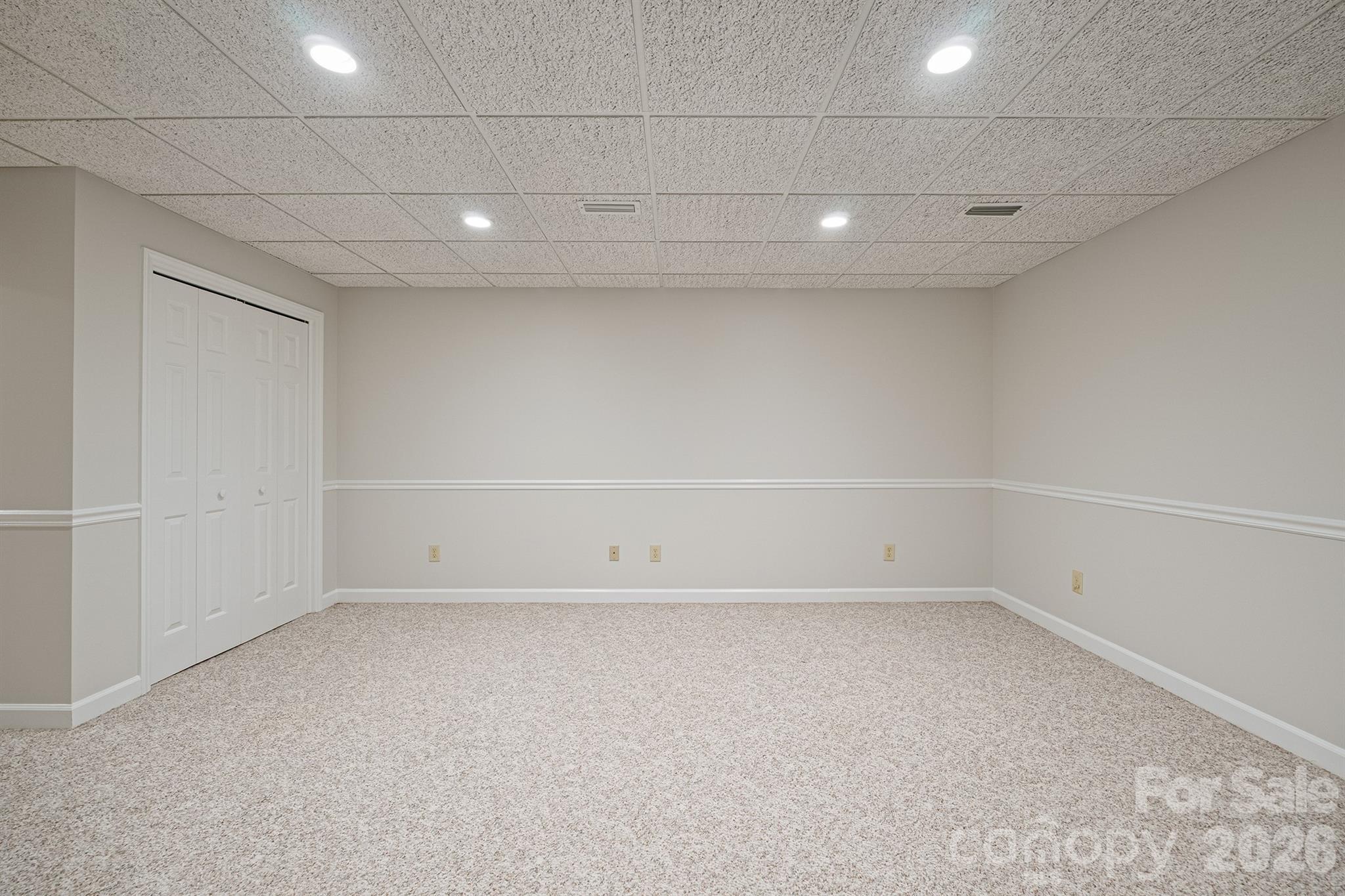 2150 9th Street NW — Hickory