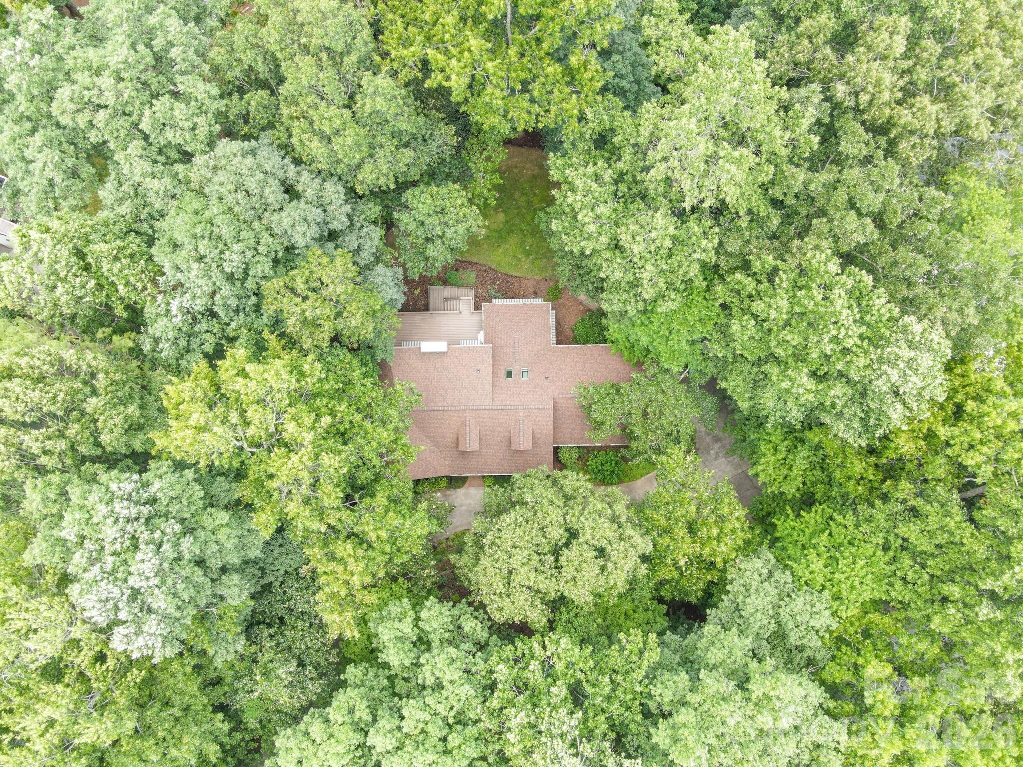 2150 9th Street NW — Hickory