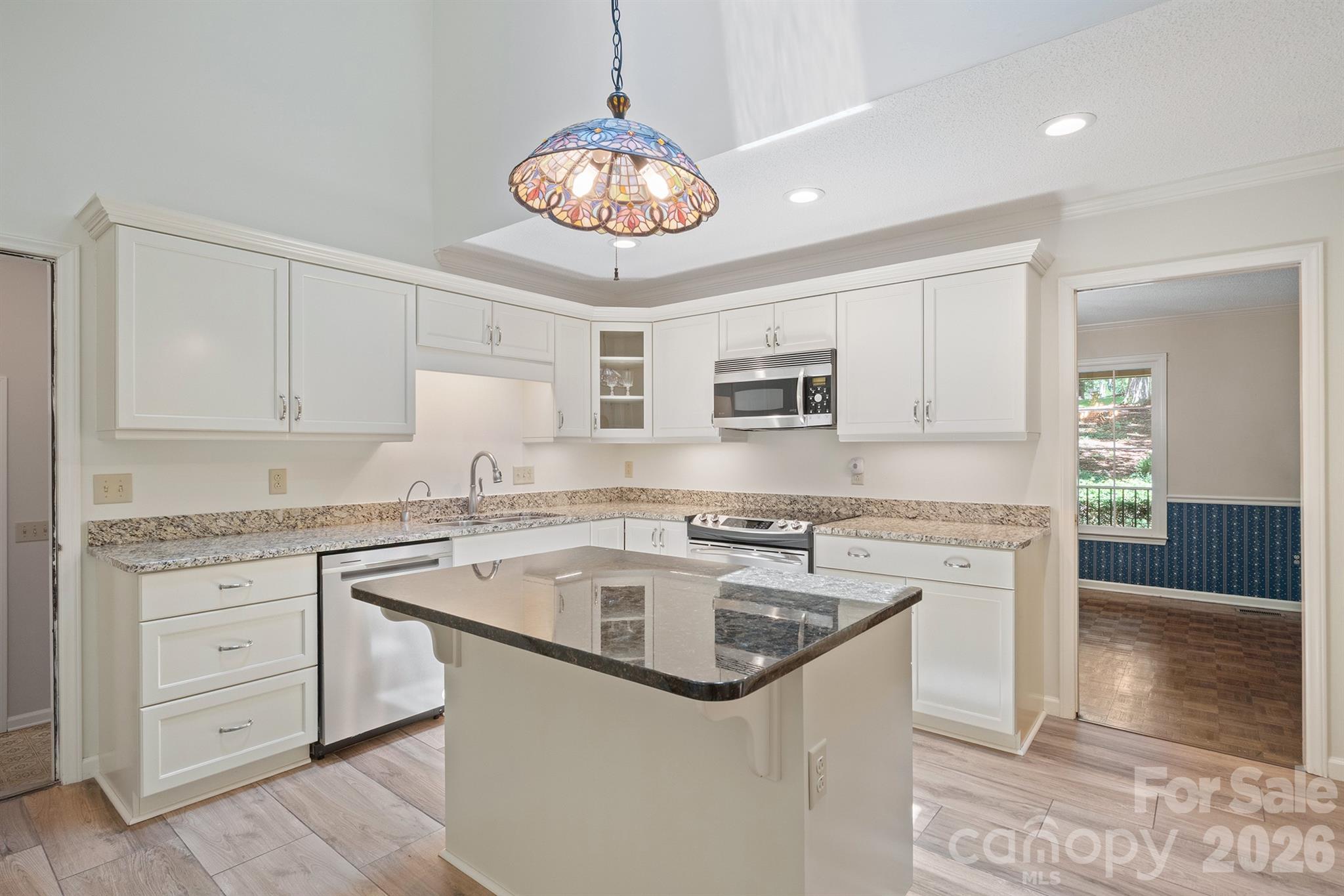 2150 9th Street NW — Hickory