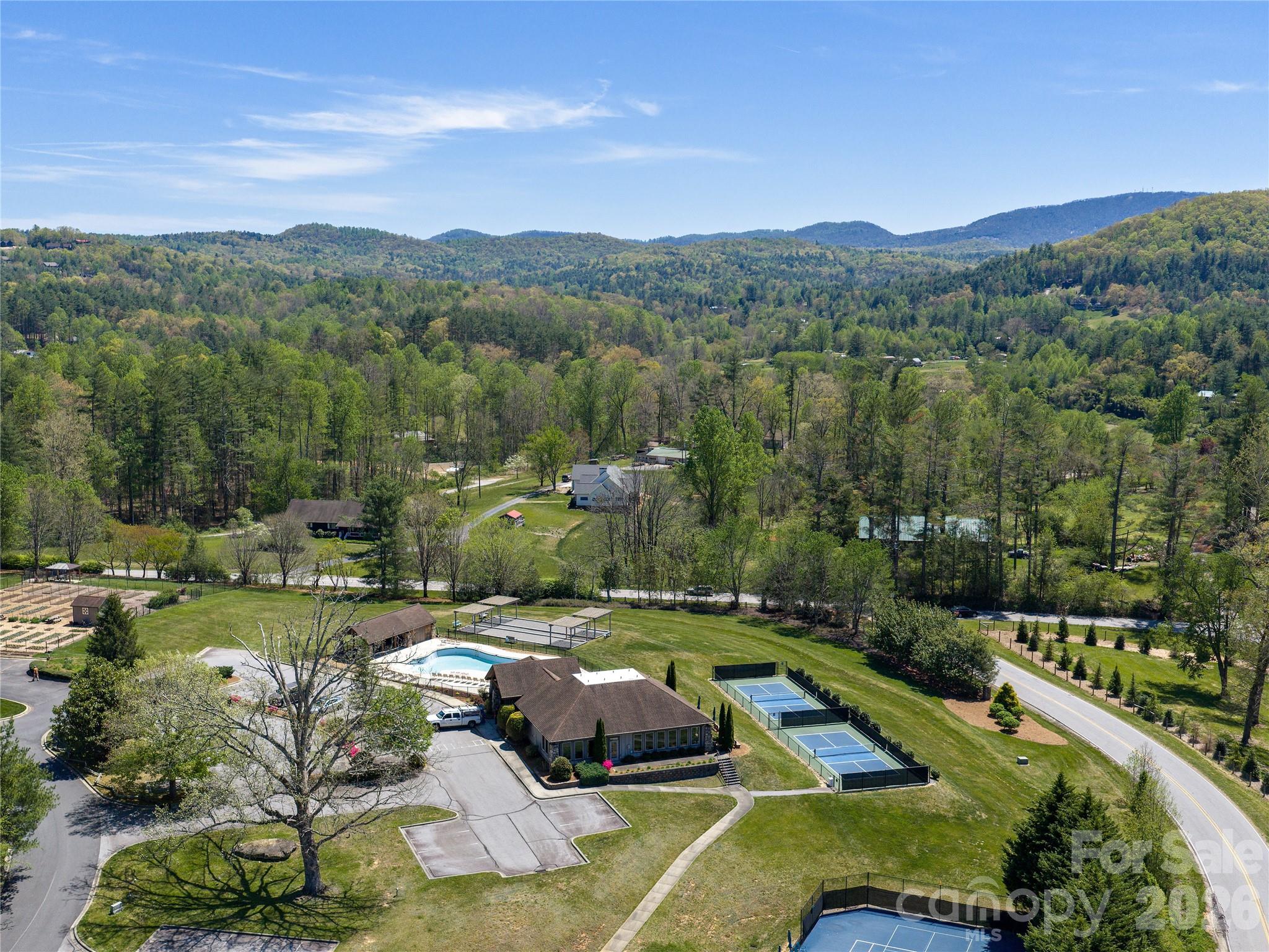 63 Whistlewood Lane — Hendersonville