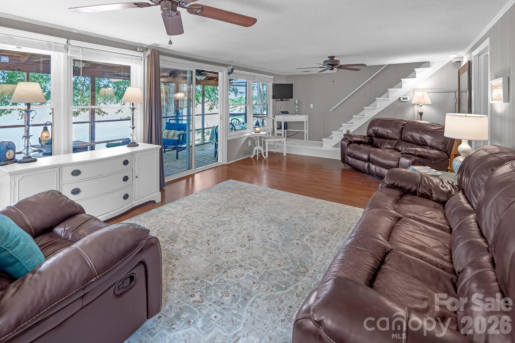 46842 Beach Road — New London