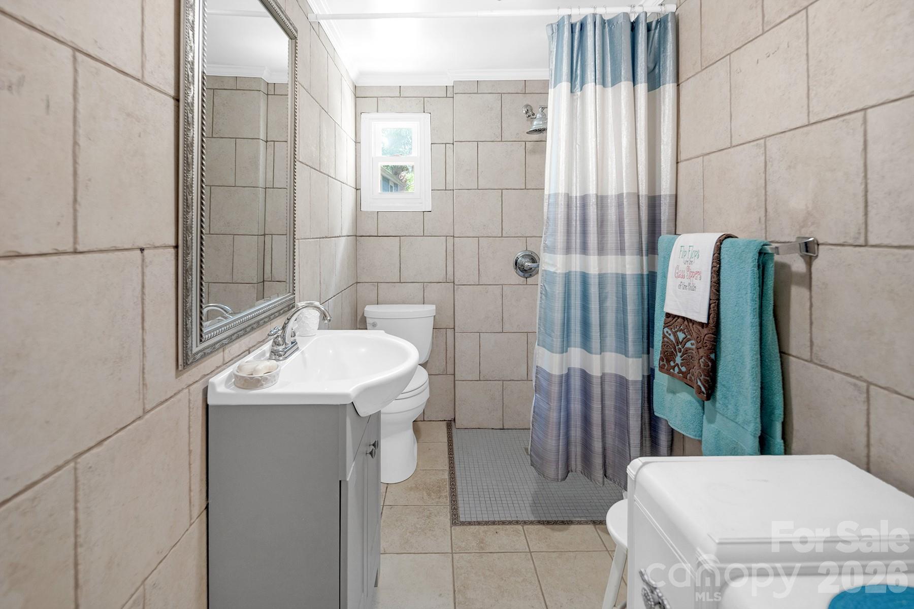 46842 Beach Road — New London
