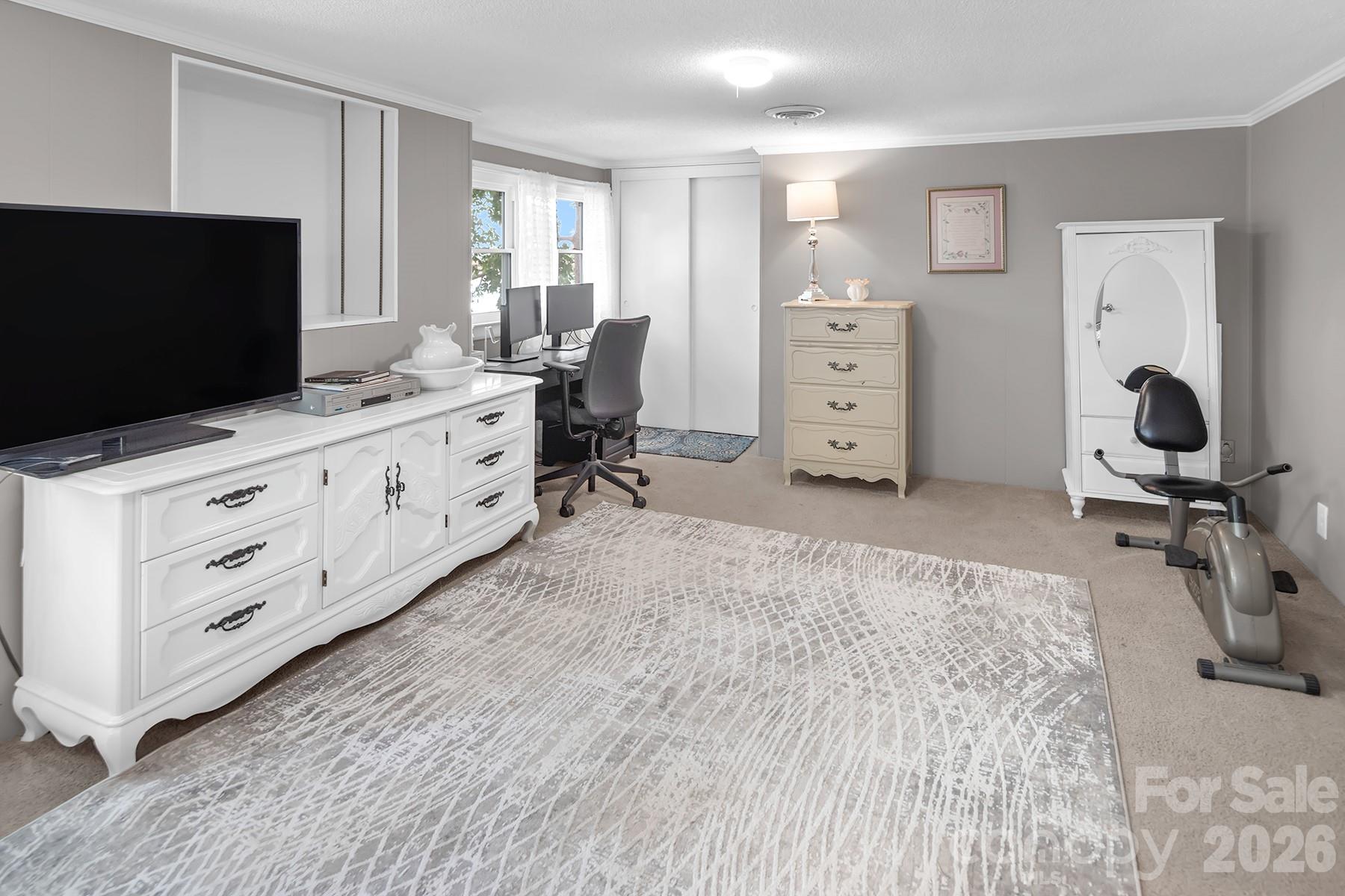 46842 Beach Road — New London