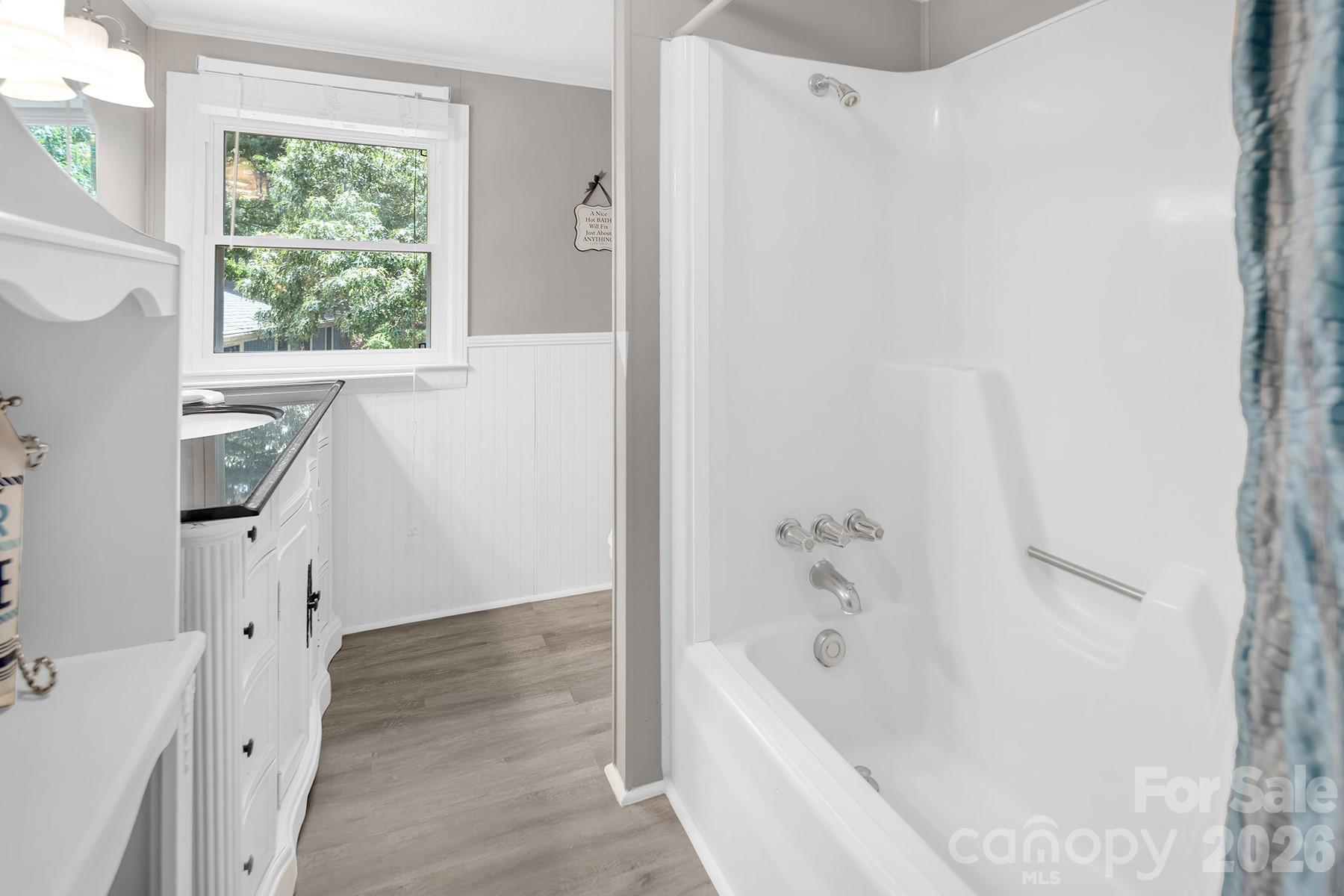 46842 Beach Road — New London