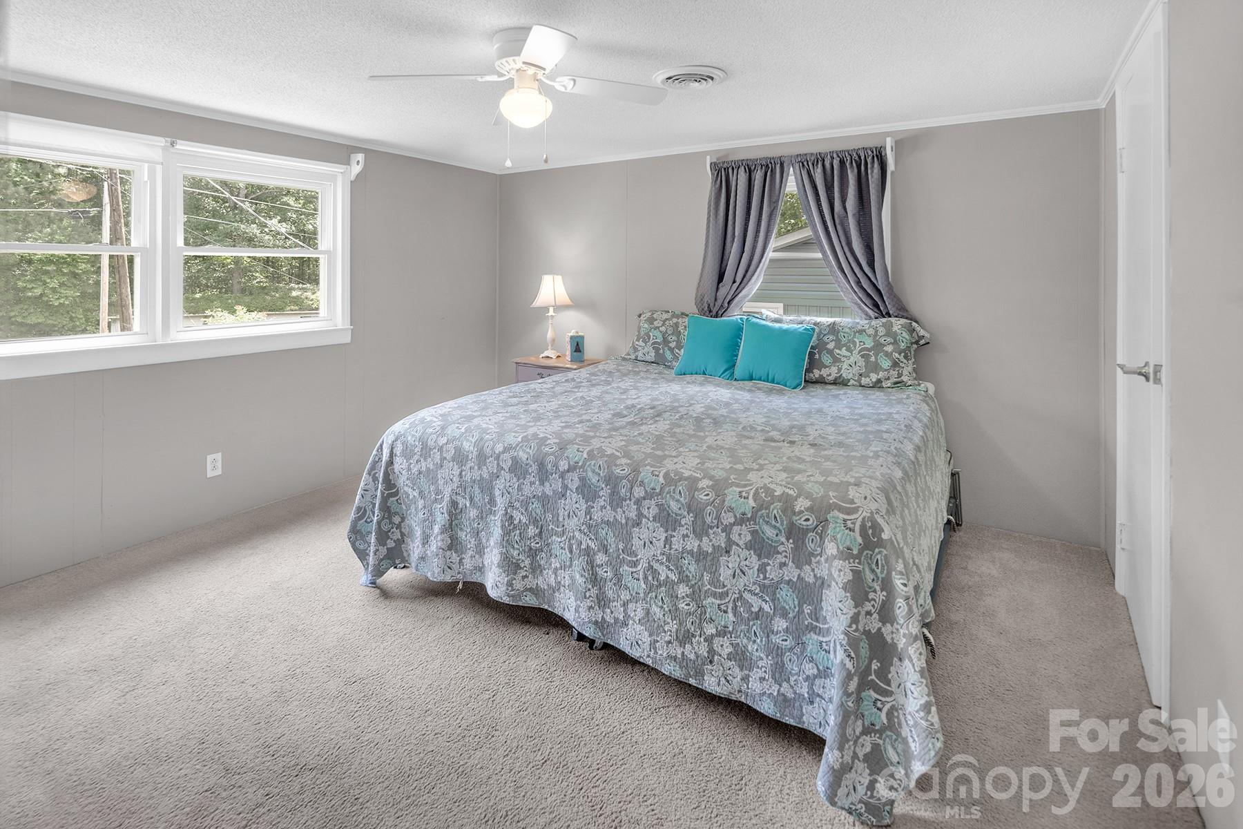 46842 Beach Road — New London