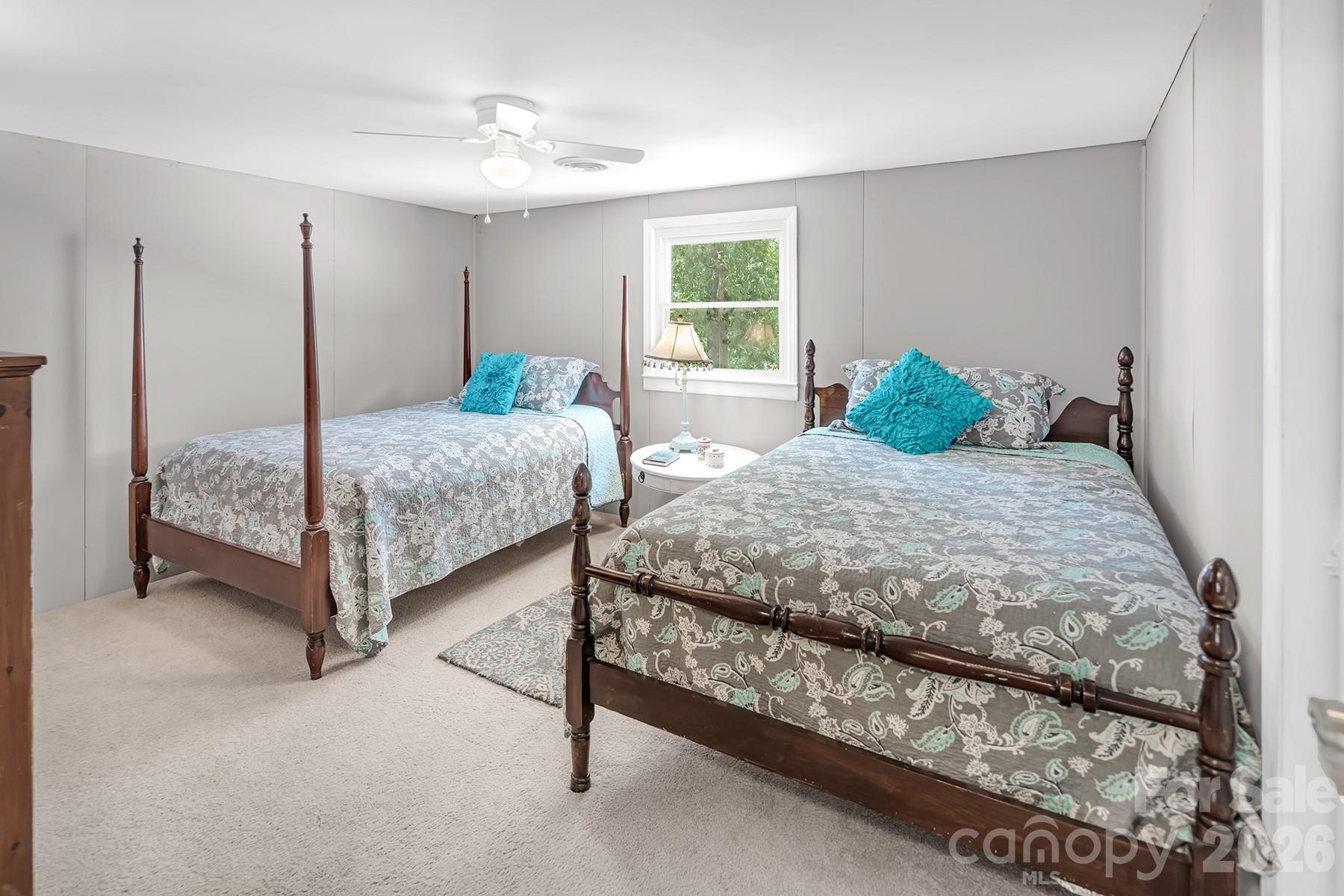 46842 Beach Road — New London