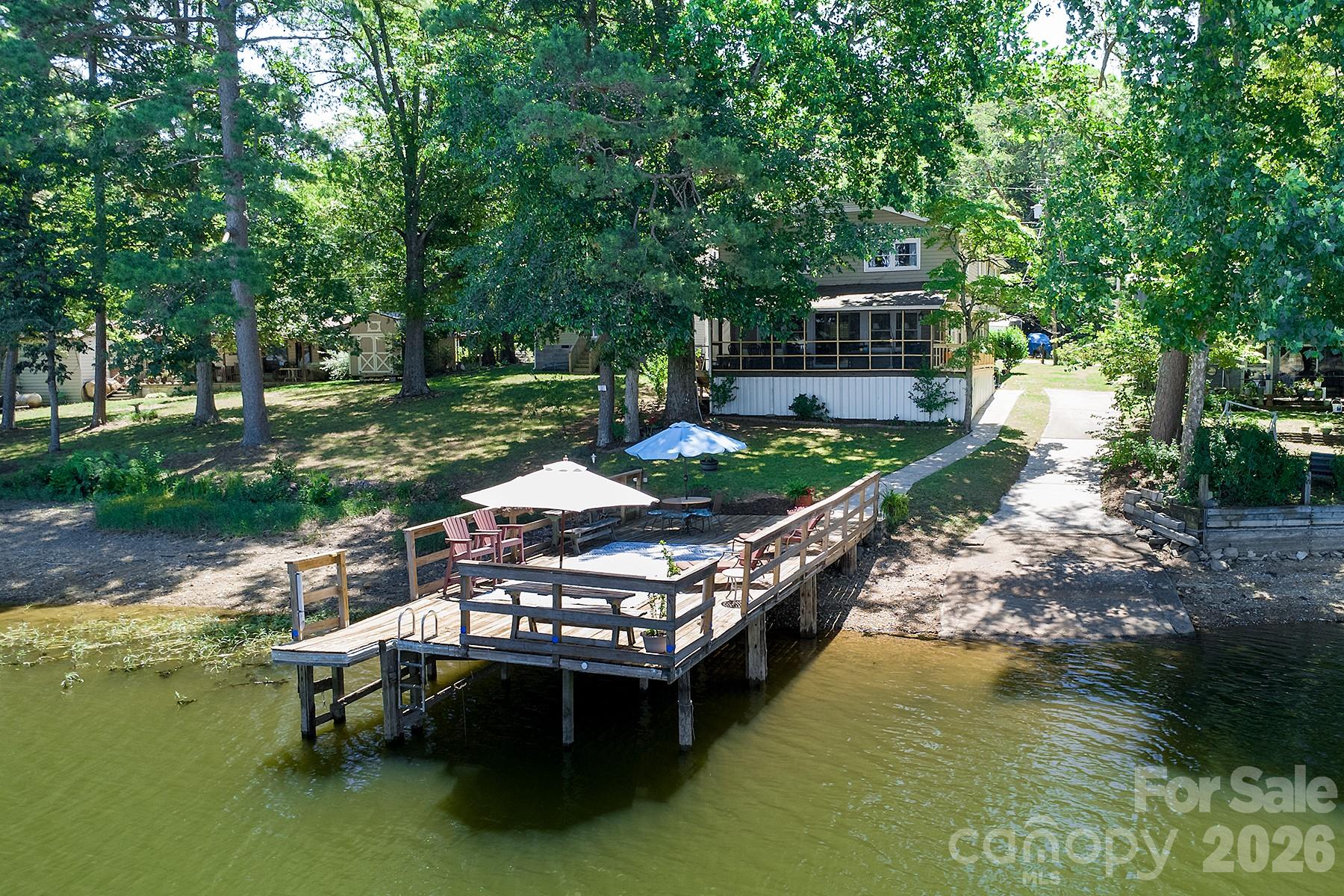 46842 Beach Road — New London