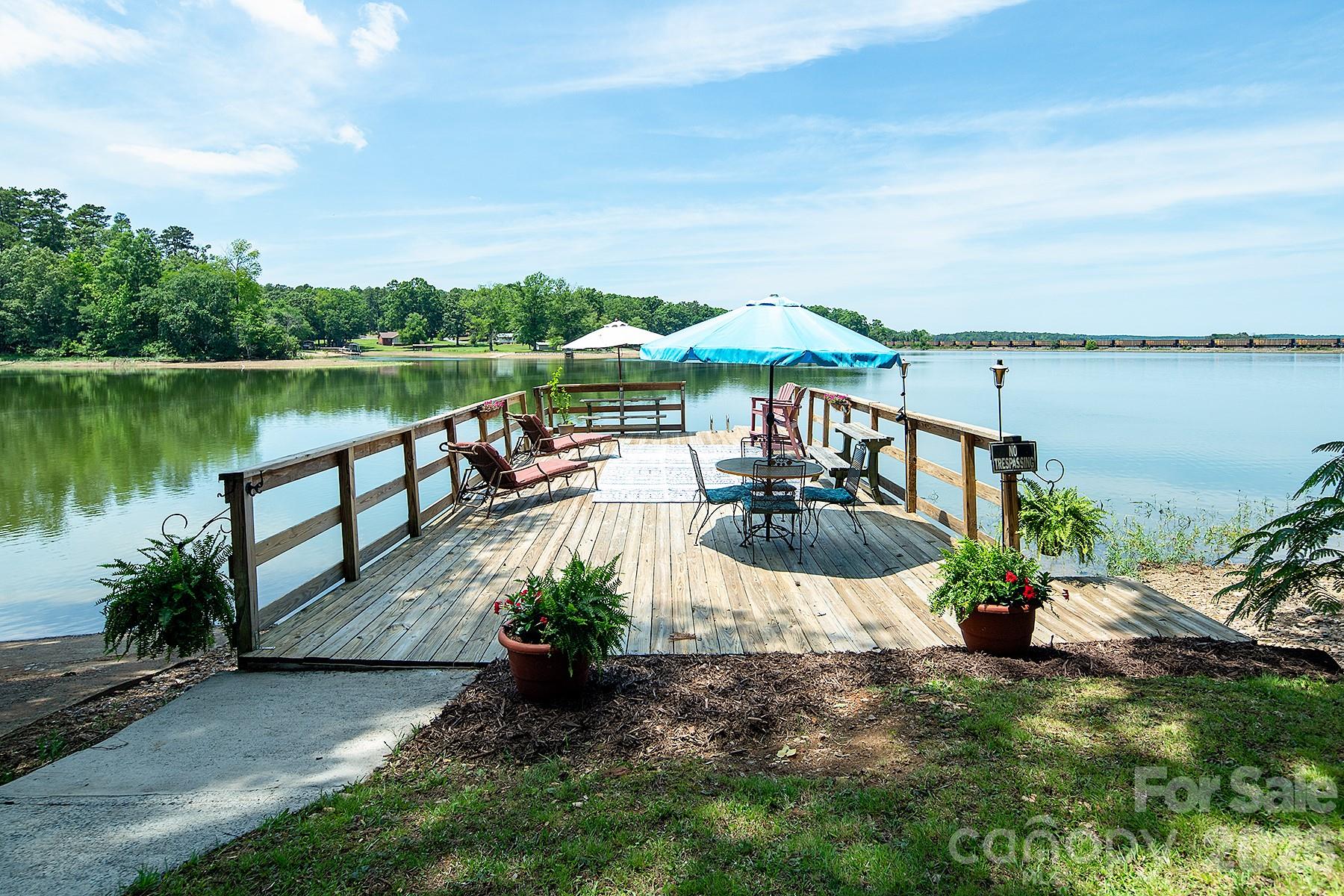 46842 Beach Road — New London