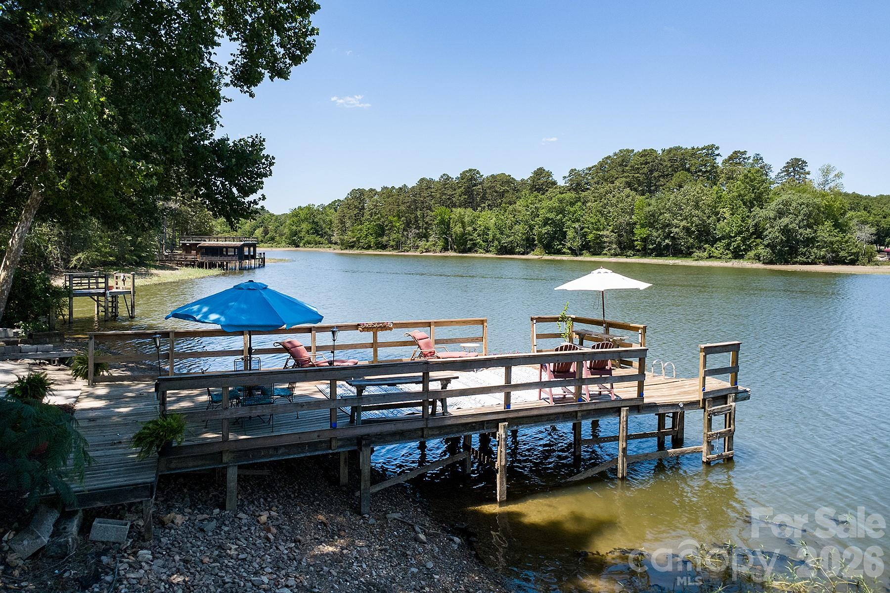 46842 Beach Road — New London